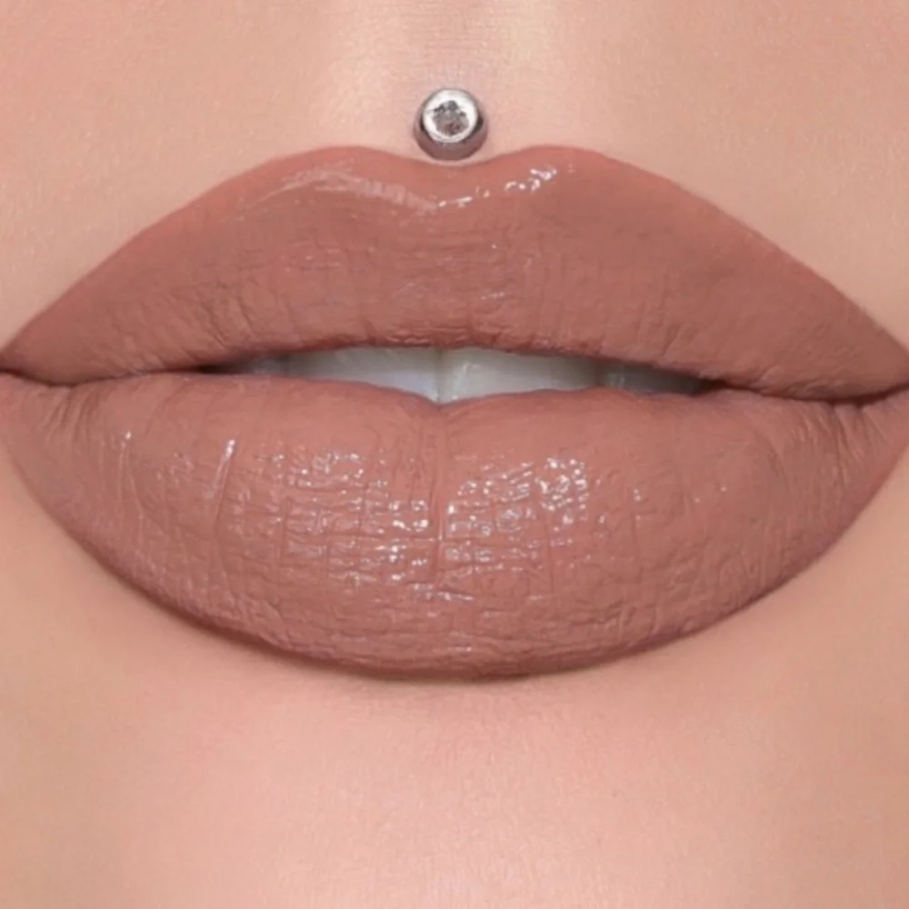 🌼house tour by Jeffree Star supreme gloss